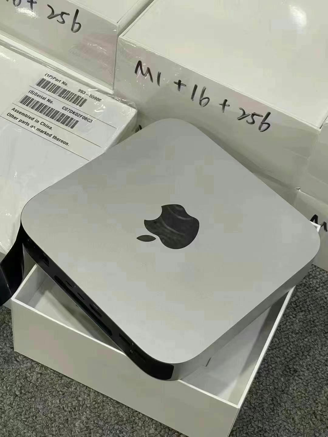 Apple Mac mini  M1 with 8GB + 2000GB