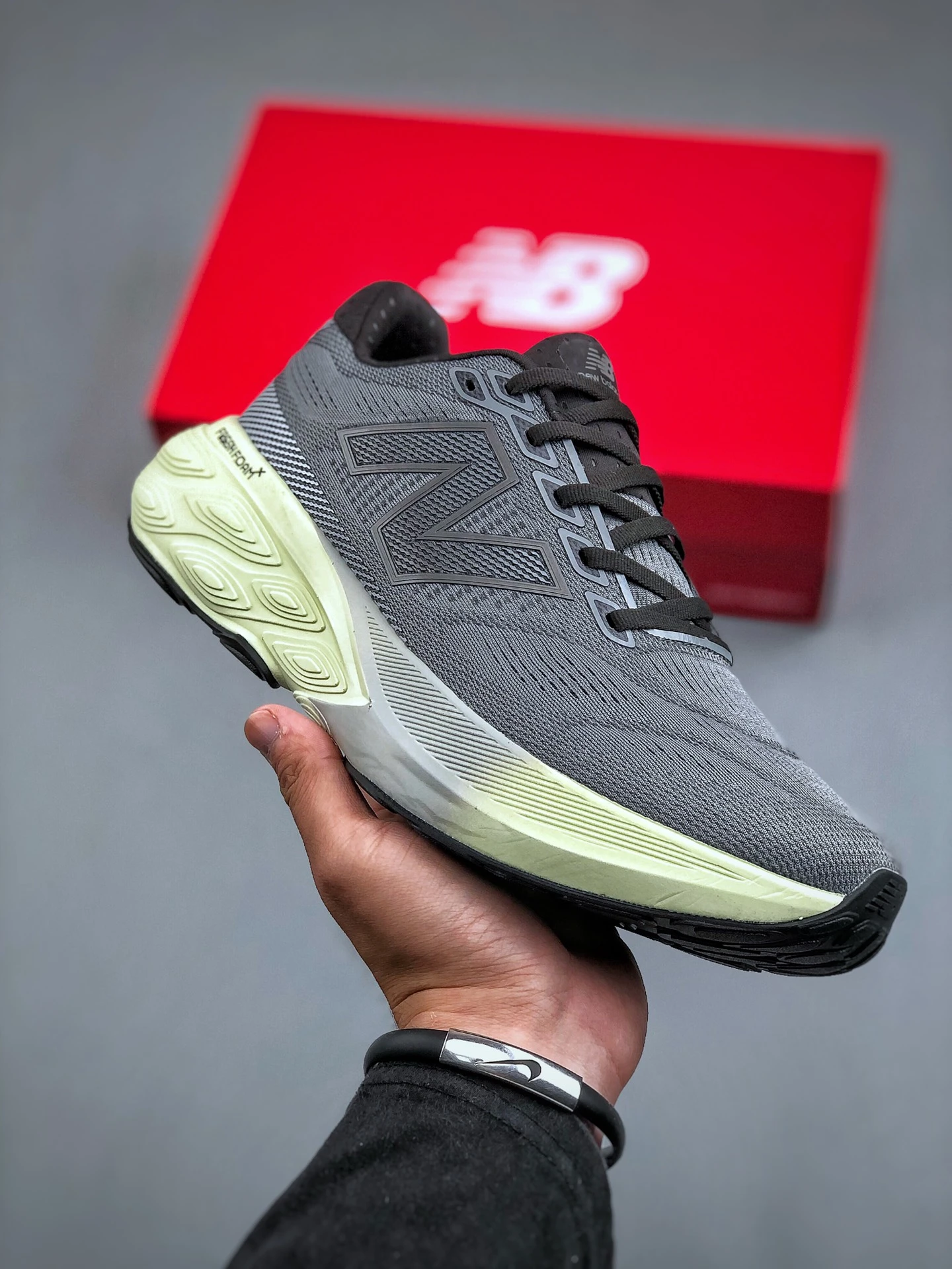 New Balance NB880 sneakers shoes